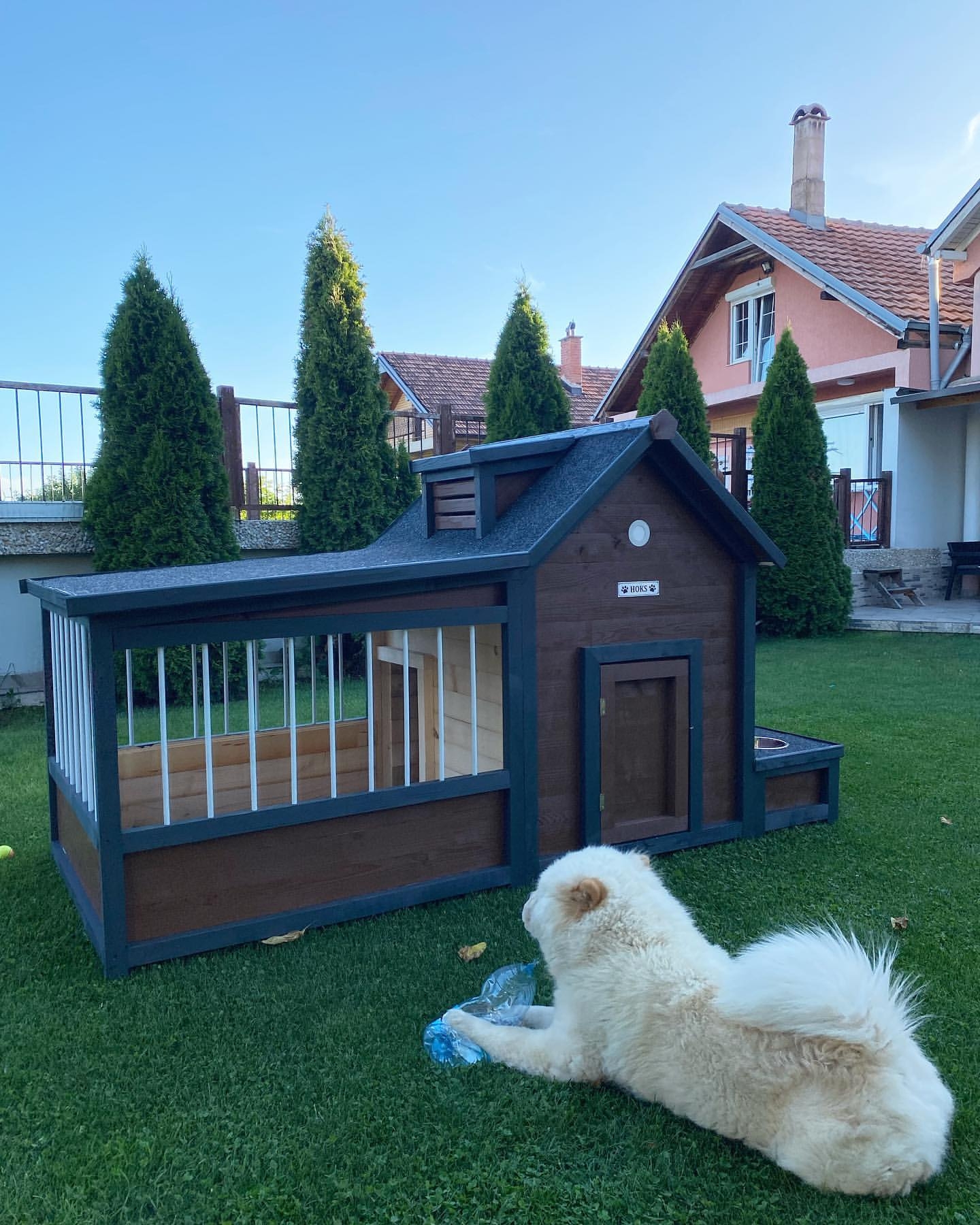Chestnut Pet Palace Chateau