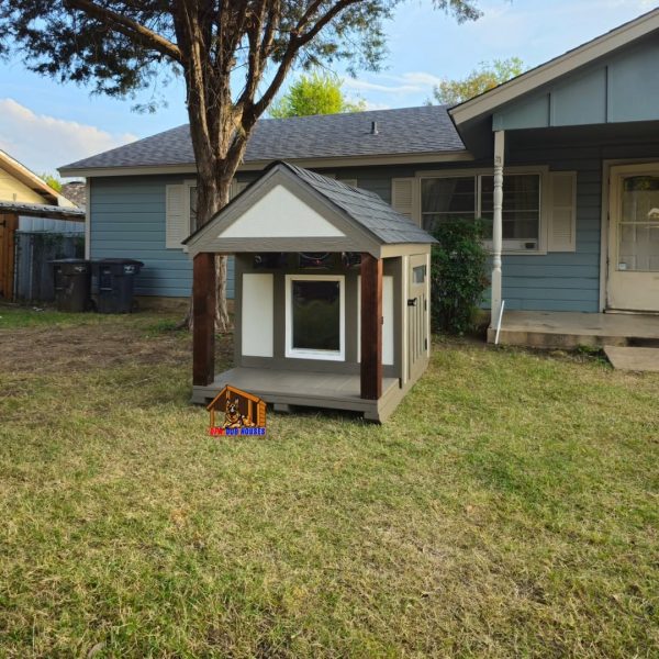 Luxury retreat doghouse