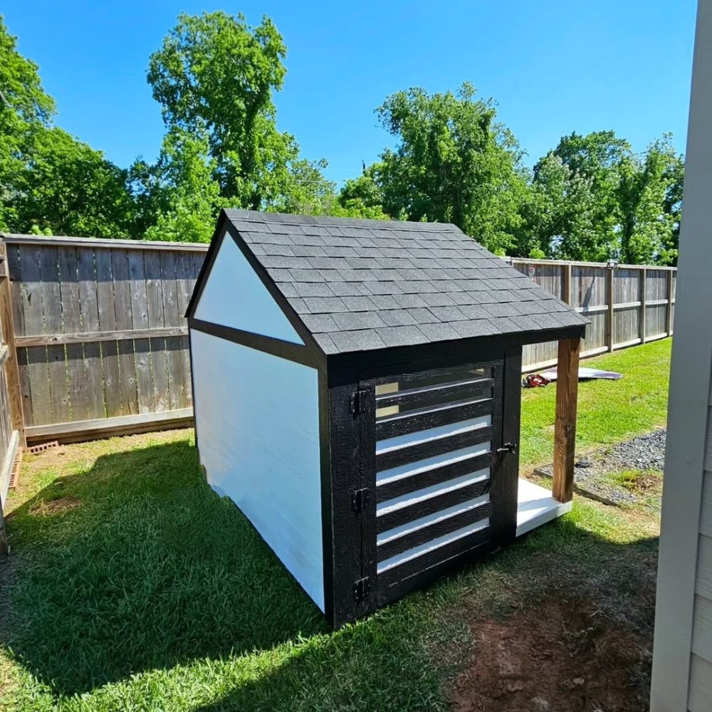 Climate Guardian Insulated Doghouse