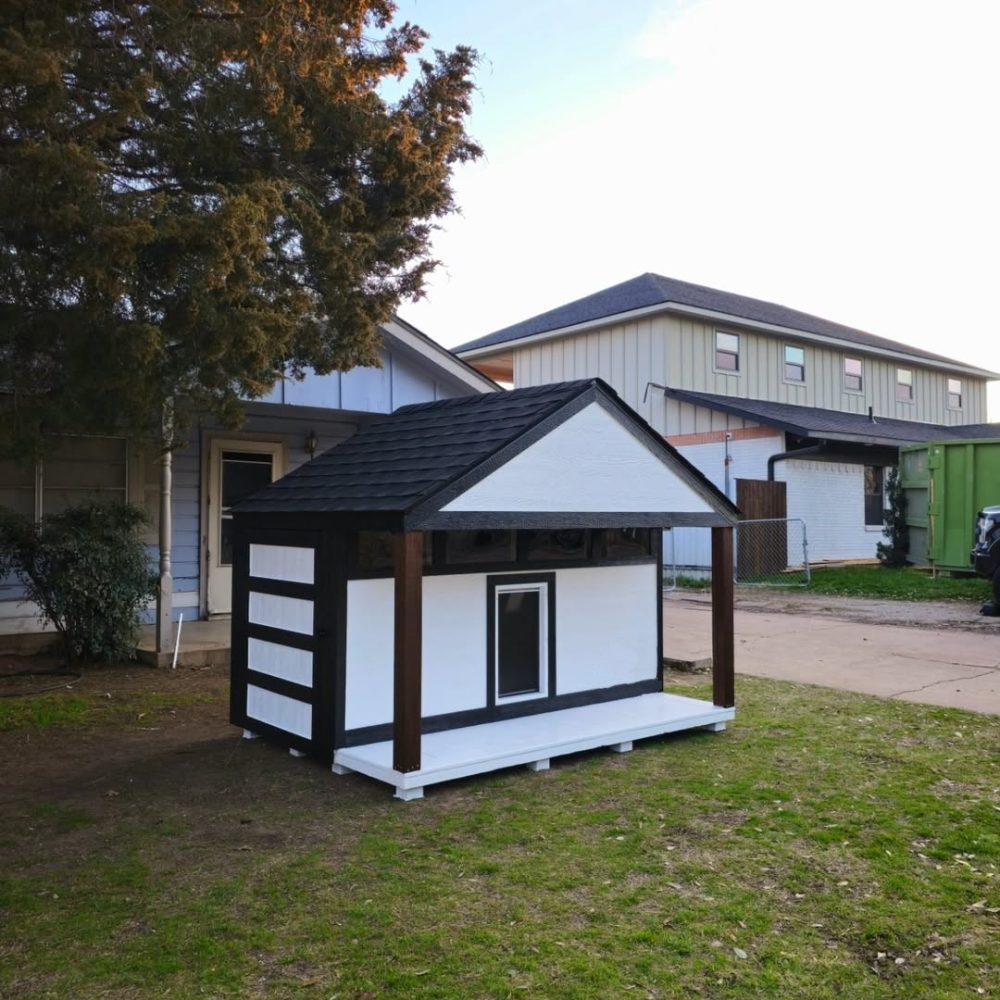 Climate Guardian Insulated Doghouse